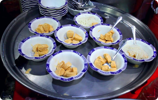 Complete Travel Guide Of Peshawar Tours 23 Travel Guide Of Peshawar Tours: Chowk Yaadgar Kulfi Falooda