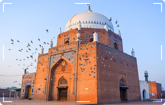 10 Famous Shrines of Pakistan- Religious Tourism in Pakistan 6 Famous Shrines of Pakistan: Hazrat Bahauddin Zakaria Shrine, Multan