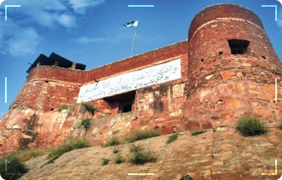 Famous Places in Peshawar To Visit With Family 10 Travel Guide Of Peshawar Tours: Jamrud Fort Peshawar