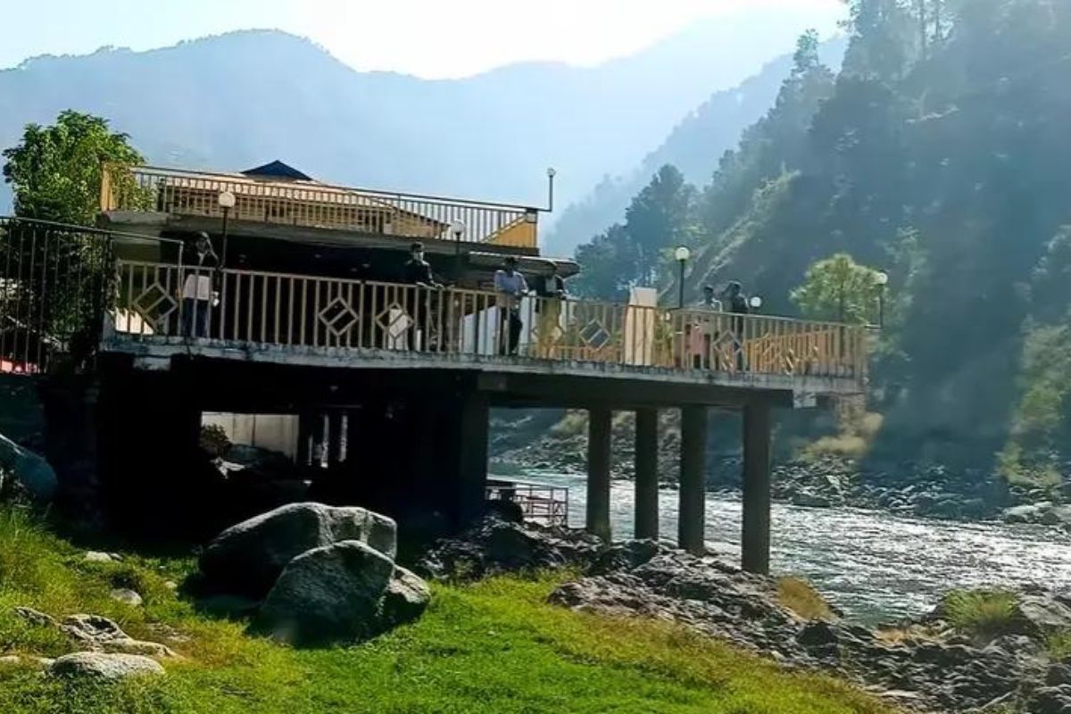 Top 10 Places in Neelum Valley You Must Visit 2 Top 10 Places in Neelum Valley You Must Visit : Patikka - Pakistan Tour and Travel