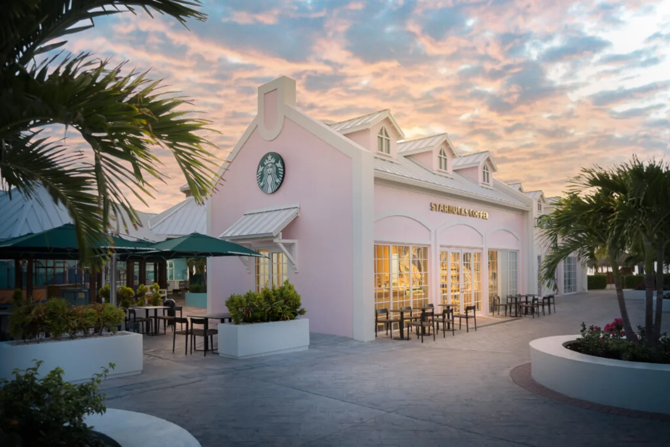 25 Strange Starbucks Stores Around the World 15 Unique Starbucks Stores Around the World: Turks and Caicos
