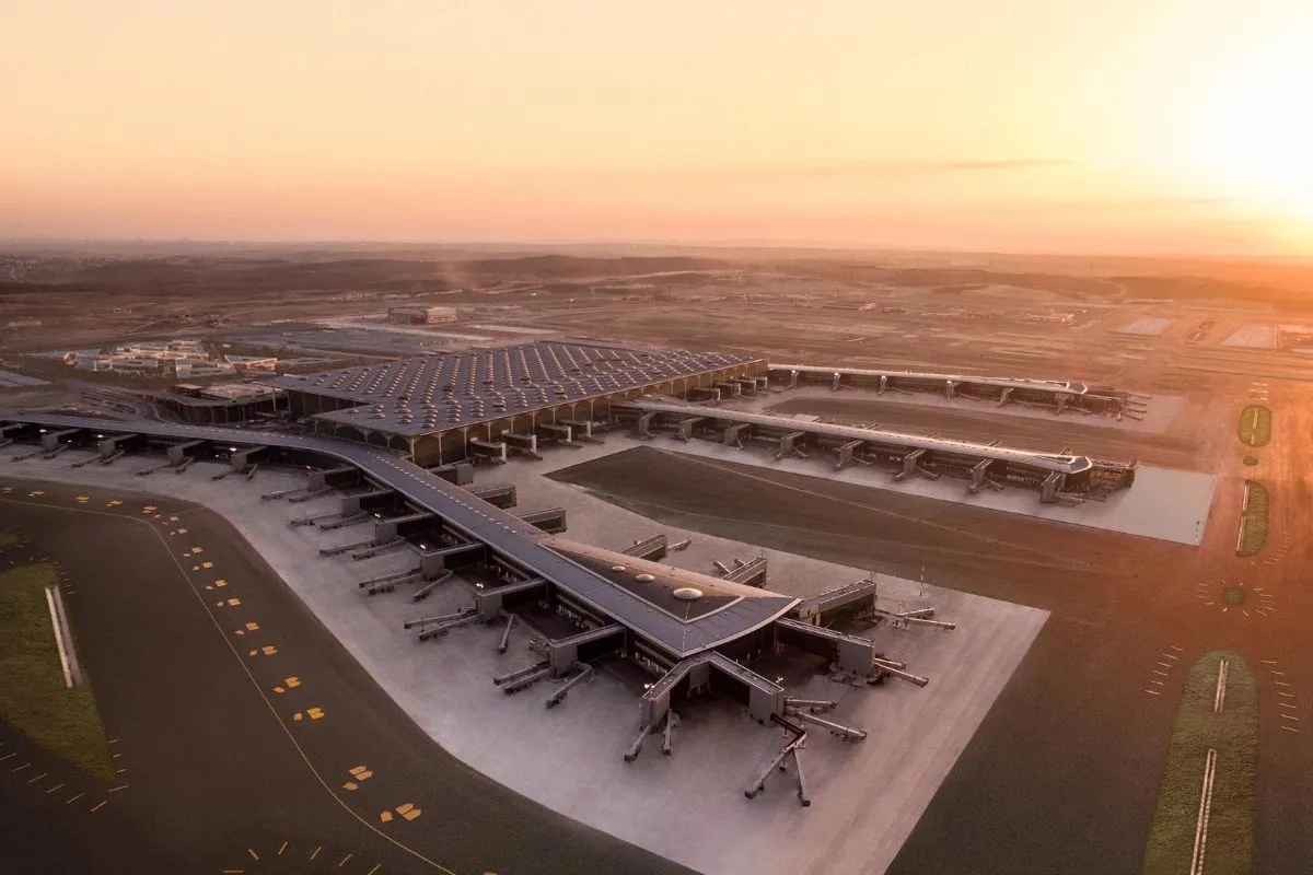 Top 10 Busiest Airports in The World 8 World's Busiest Airport: Istanbul International Airport