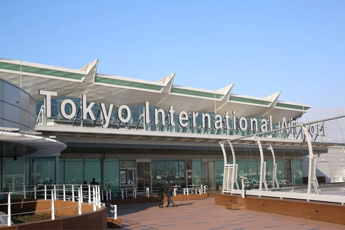 Top 10 Busiest Airports in The World 6 World's Busiest Airport: Tokyo International Airport